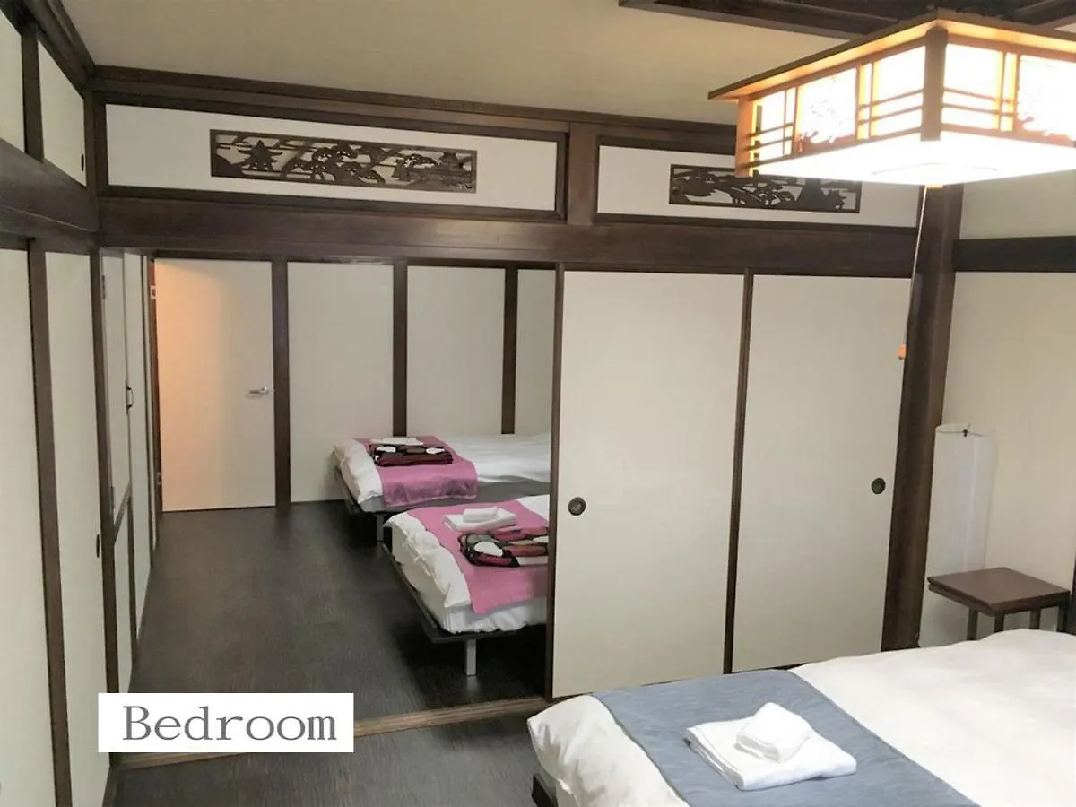 Holiday home 北巽サクラハウス一軒家 Sakura House Guest House Kitatatsumi 最大16名 Osaka